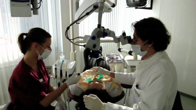 Como hacer una restauracion de composite dental con ayuda de un microscopio