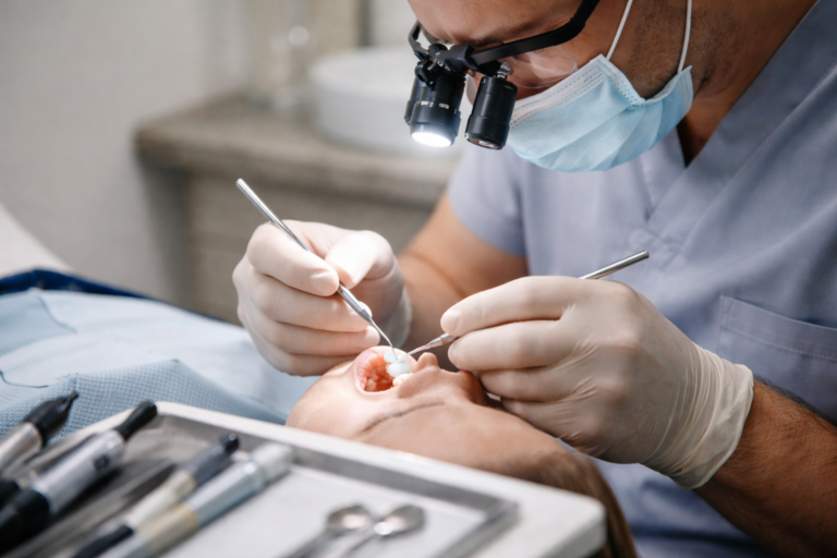 Longevidad de las restauraciones directas: qué muestran las revisiones científicas recientes